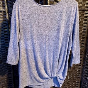 1/2 sleeve knotted hem shirt